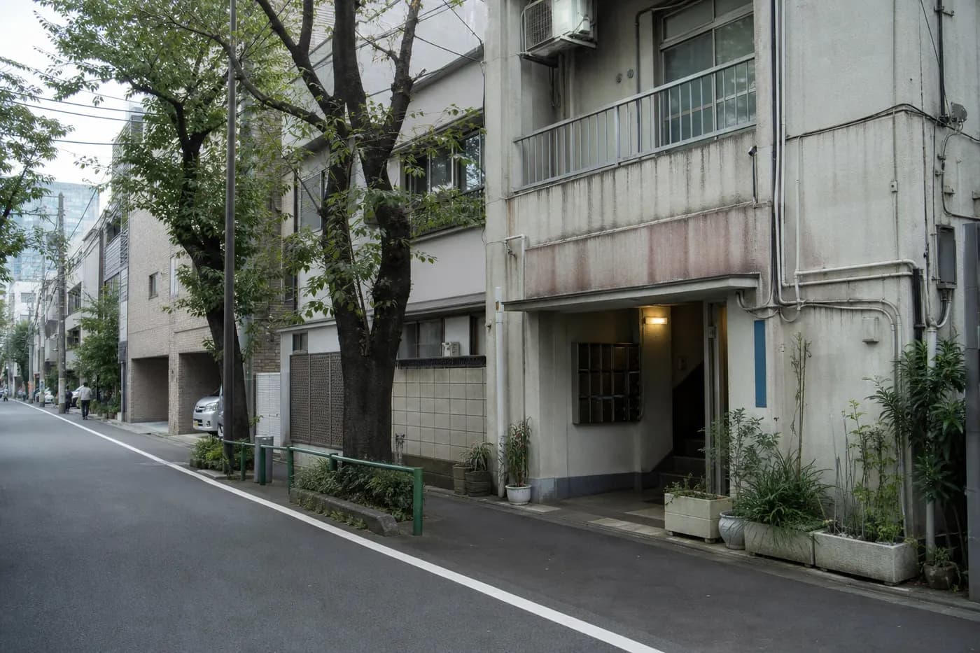 新宿御苑周辺の落ち着いた街並み